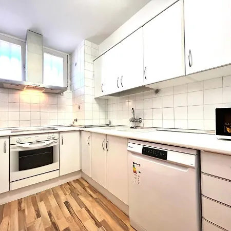Oriol Center Apartments Apartment